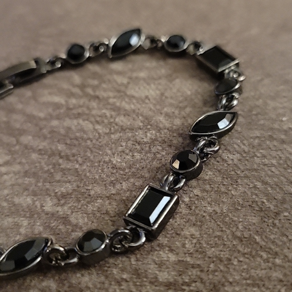 Gunmetal Black Glass Cabochon Geometric Link Bracelet - Picture 5 of 6